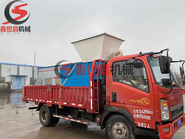 貴州單軸撕碎機裝車完畢，發(fā)貨