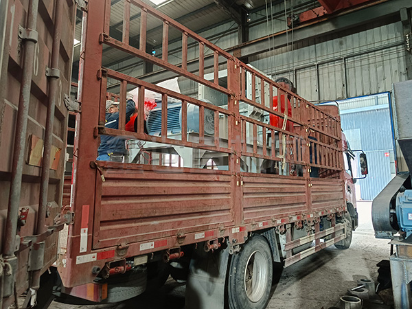 1000型鋁箔破碎機發貨