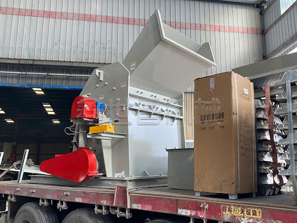 1300型水冷式鋁箔粉碎機發往河南
